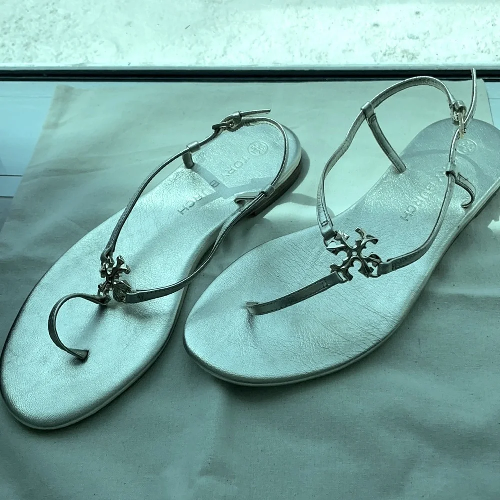 Tory Burch's Capri sandals - Picture 6 of 13